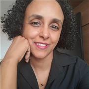 Professora de Marketing e Administração de Empresas